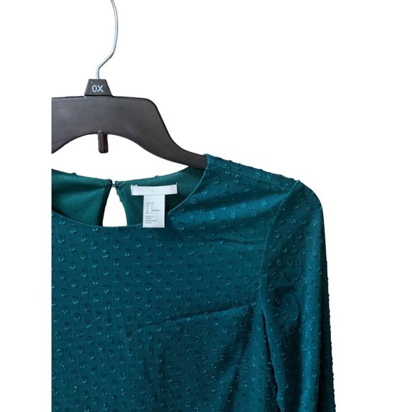 H and M Womens Size 4 Green Dress Double Bell Sleeve Textured Dots Knee Length - Picture 2 of 5